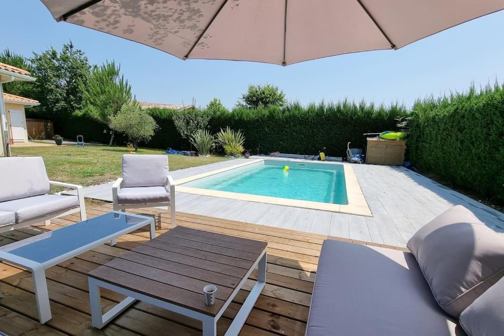 Ares, Villa Mapouchet, Piscine Bagian luar foto
